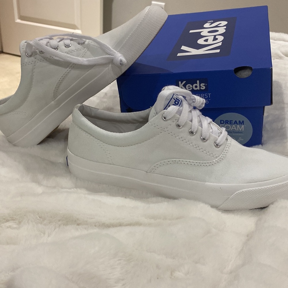 Keds size 7.5 solid white anchor sneakers